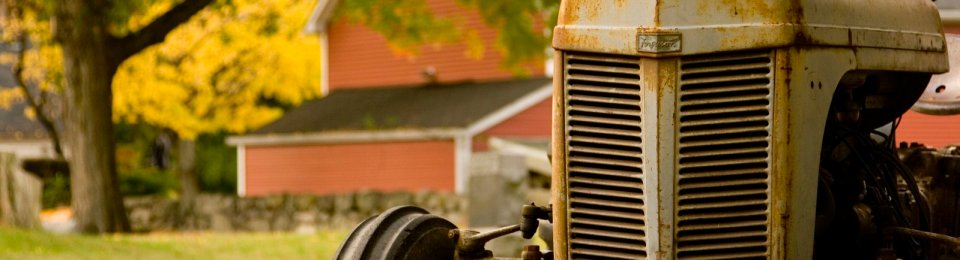 foto trattore d'epoca